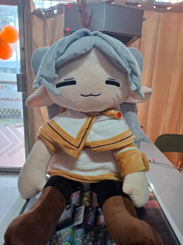 Mega Peluche De Frieren  — Sōsō no Frieren - Imagen 4