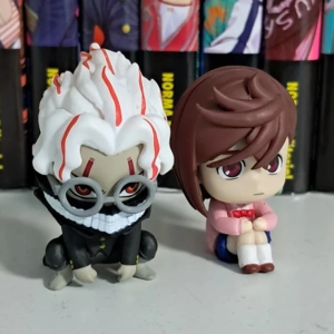 Mini figura Dandadan Momo y Okarun